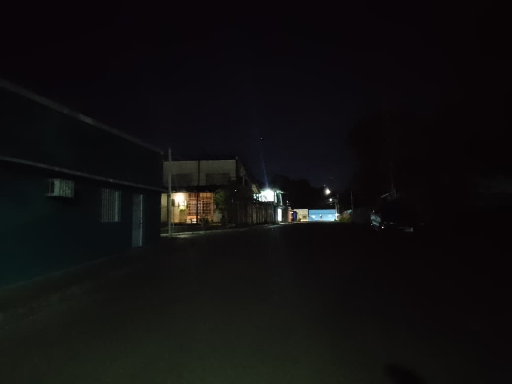 Calles de La Murallita están a oscuras por falta de alumbrado público