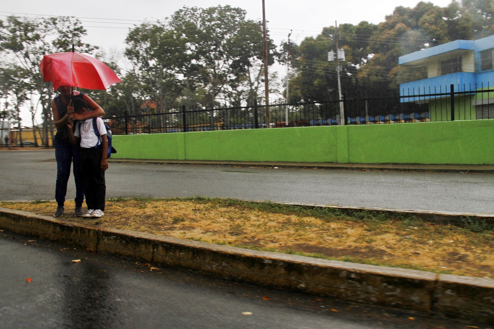 Onda tropical 34 genera fuertes lluvias en el occidente de Venezuela