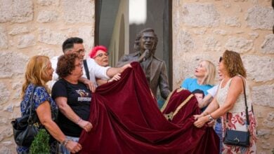 Las cenizas de Camilo Sesto ya descansan en su mausoleo de Alcoy