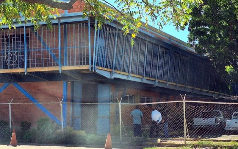 Madre detenida en Coro por intentar pasar pastelitos con droga a su hijo