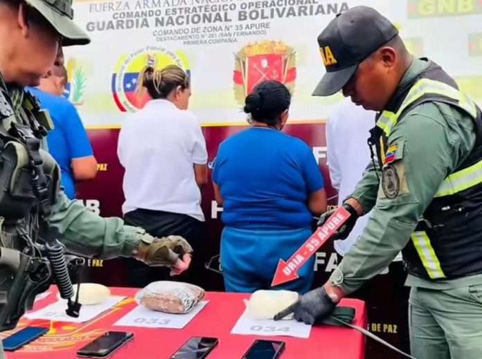 Descubren 34 panelas de droga ocultas en cuñetes de pintura en Apure