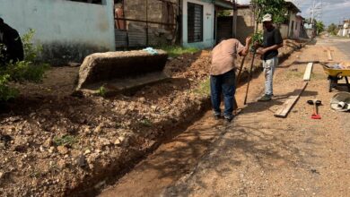 Poder Popular de la calle 6 en La Floresta inicia construcción de aceras y brocales