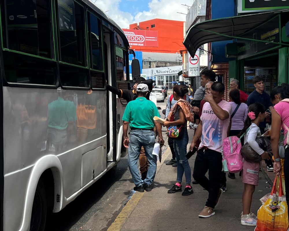 Reportan baja circulación del transporte público este 9 de septiembre