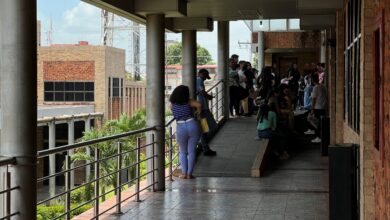 Estudiantes de la UBV solicitan la reactivación del comedor y servicios de transporte
