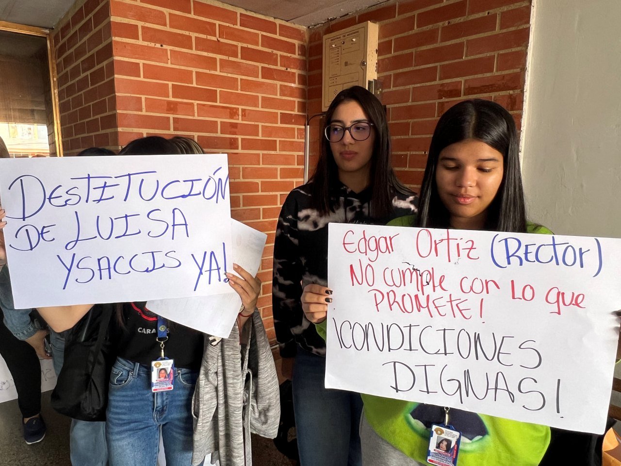 Estudiantes de la UGMA alzan sus voces en protesta por malas condiciones de infraestructura