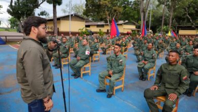 Ernesto Luna imparte clase a la FANB para fortalecer la defensa de la soberanía nacional