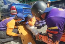 Con un simulacro, Protección Civil Maturín advierte sobre los peligros de usar el celular al conducir moto