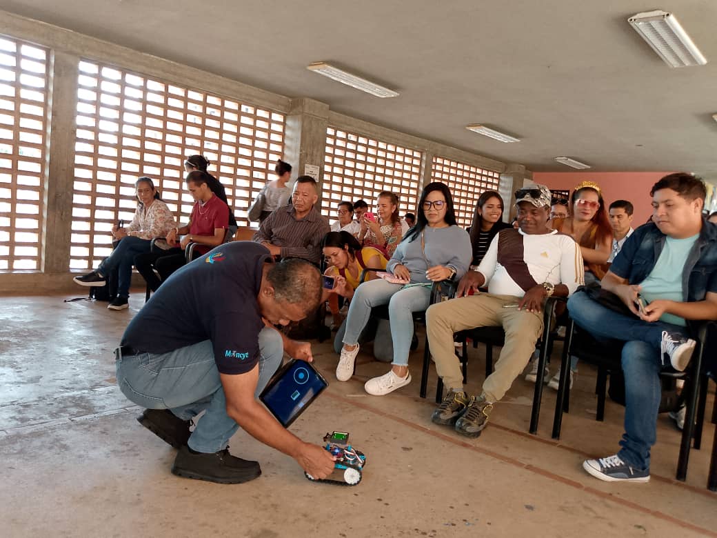 El ICUM apuesta por la innovación con un conversatorio sobre robótica y programación en Monagas
