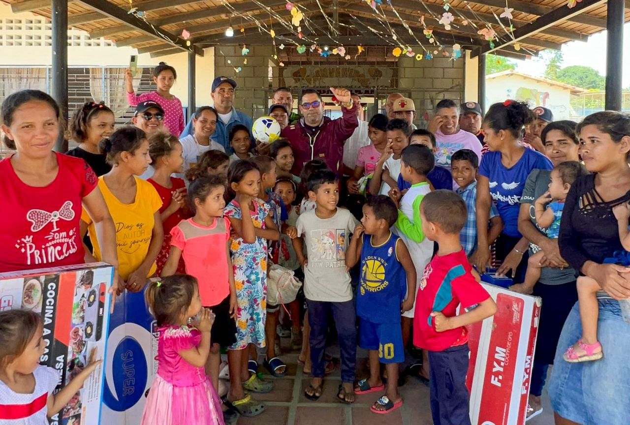 Tras 34 días, 250 familias regresan a sus hogares en el municipio Sotillo luego del descenso del Orinoco