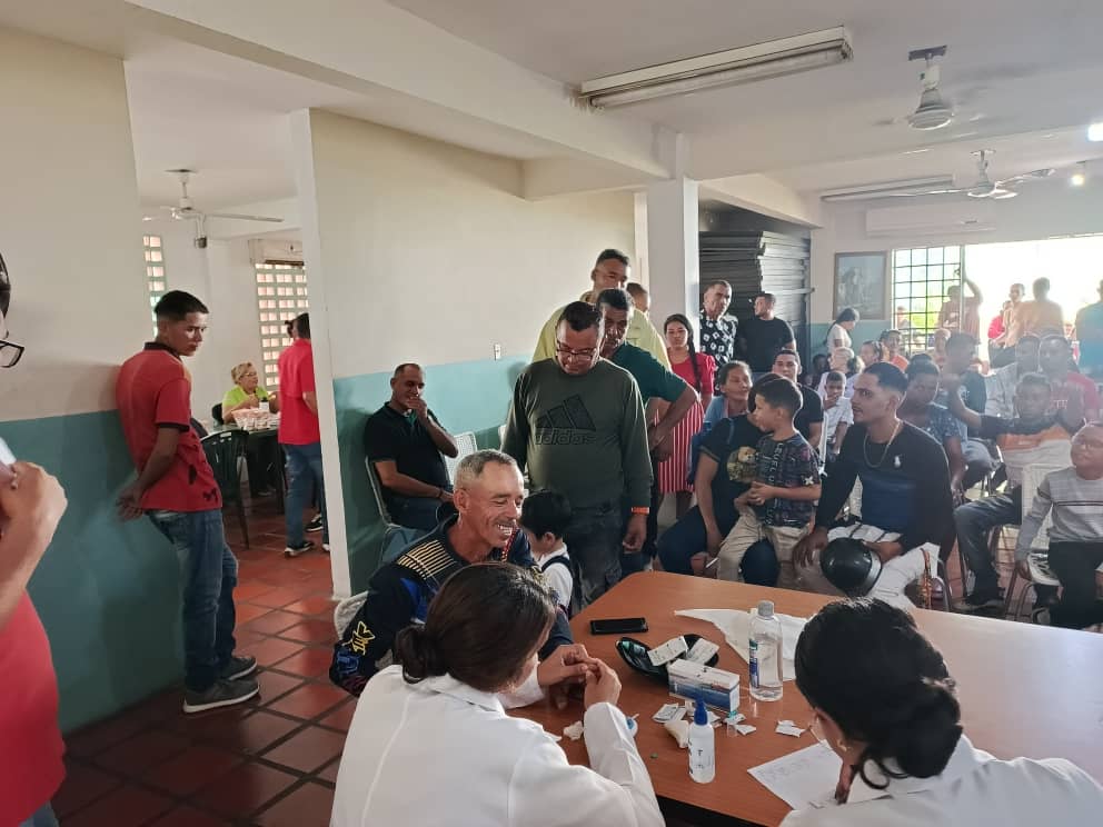 Jornada médica se extiende a egresados del sistema penal