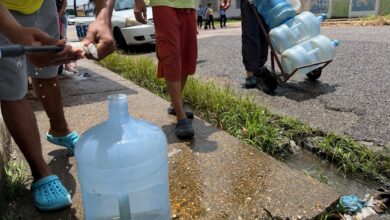 Vecinos de la calle El Tubo viven sin una gota de agua por las tuberías