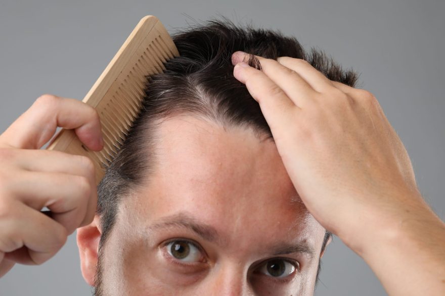 Estas son las dos bebidas más consumidas que una revisión científica vincula a la caída del cabello