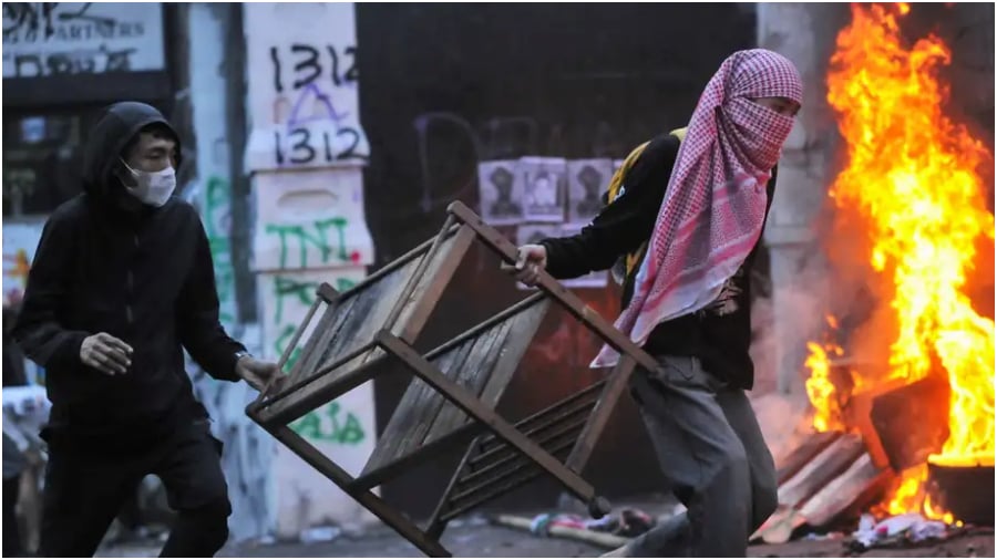 Siete muertos y 20 desaparecidos en protestas en Indonesia