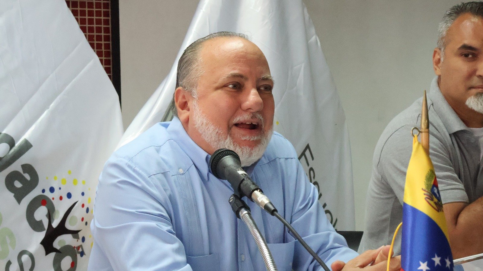 Defensoría del Pueblo aboga por los derechos de las personas con discapacidad auditiva