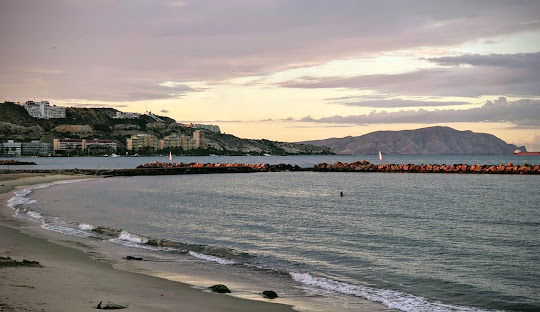 Lechería cierra sus playas para prevenir accidentes ante una tormenta eléctrica