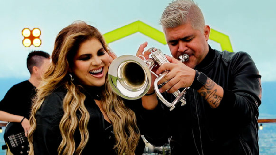 "Tus Ojos" en balada: Diveana y Anthony Pérez se unen para una versión deluxe de su éxito