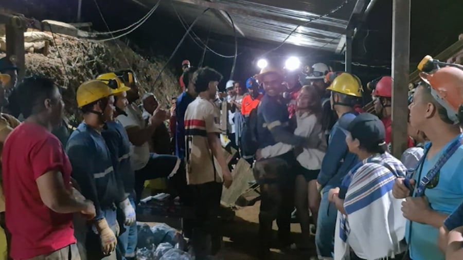 Tras 48 horas bajo tierra, 13 mineros son rescatados en una mina de oro en Colombia