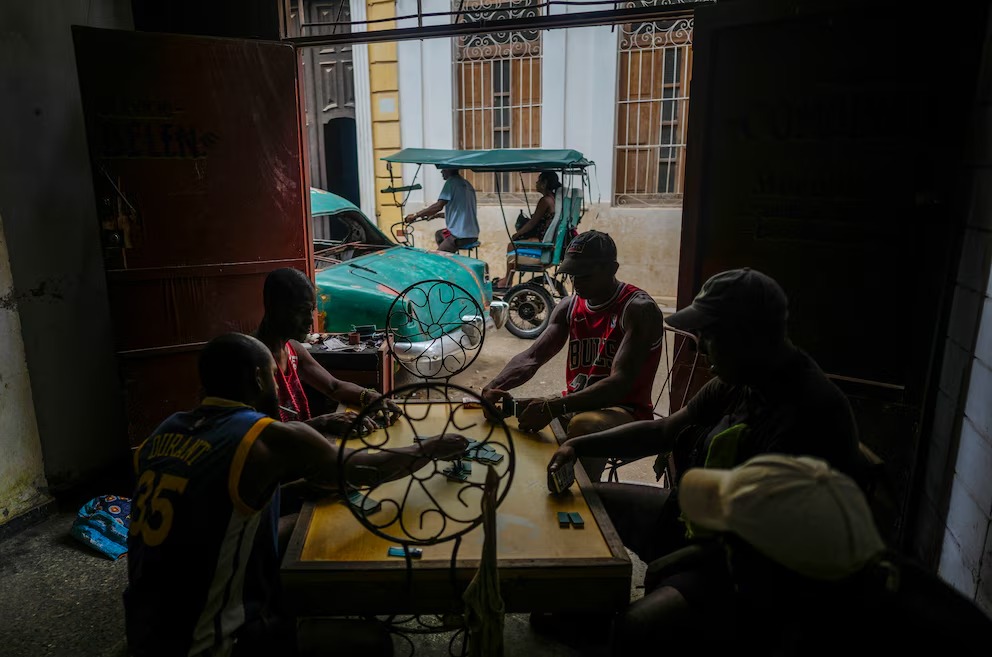 El colapso de una termoeléctrica provoca un apagón en toda Cuba.