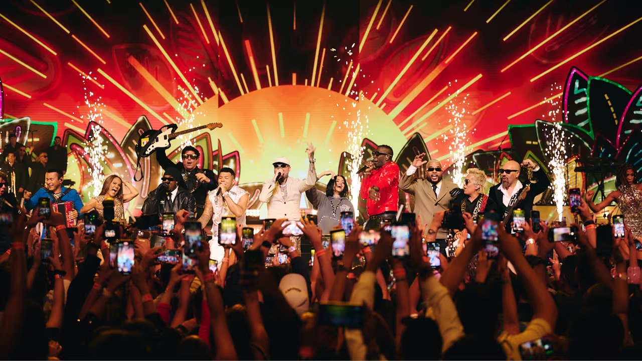 Karol G, Bad Bunny y Morat son los grandes ganadores en los Premios Juventud 2025