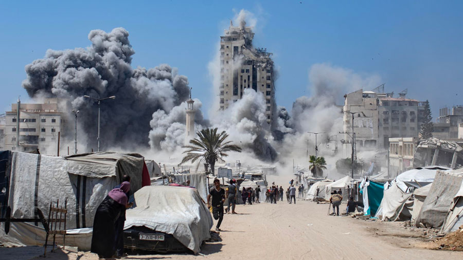 Abren una nueva ruta de evacuación en Gaza en medio de la saturación y escasez de refugio