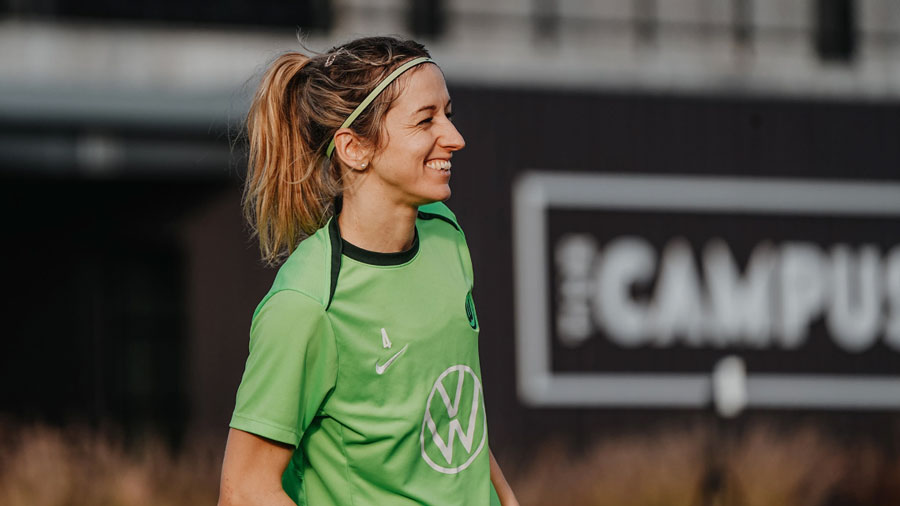 Futbolista alemana Kathy Hendrich denuncia acoso y amenazas de muerte tras su polémica expulsión