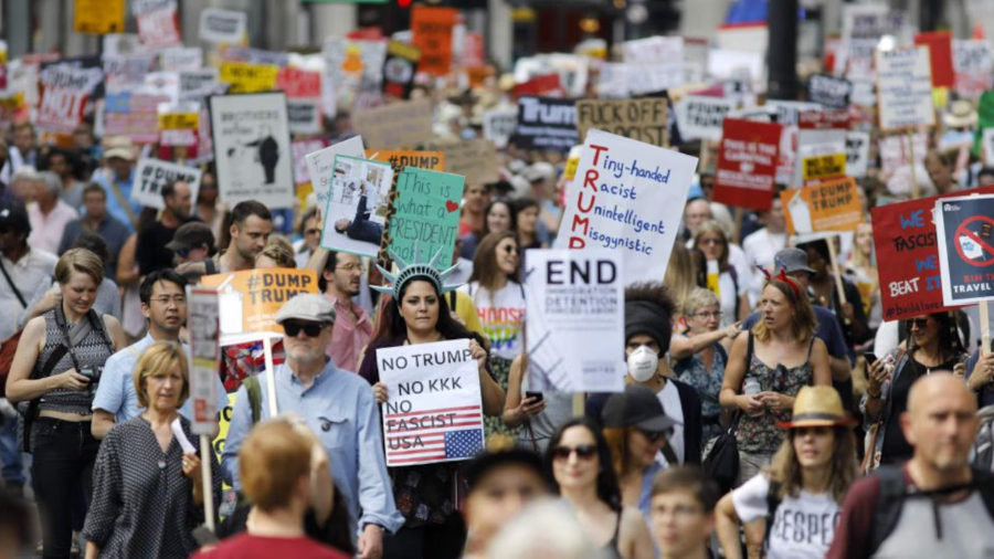Manifestantes en Londres y Windsor rechazan la visita de Estado de Donald Trump