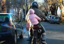 INTT refuerza seguridad vial: niños menores de 10 años ya no podrán viajar en moto