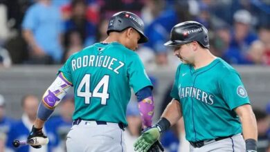 Mariners aplastan 10-3 a Blue Jays y toman ventaja de 2-0 en la Serie de Campeonato