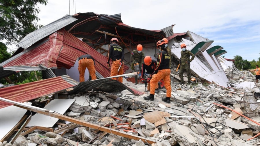 Ascienden a ocho los fallecidos tras el terremoto que sacudió Filipinas