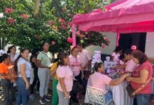 Atienden a más de 1000 mujeres con jornada integral por el Mes Rosa.