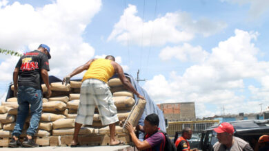 Distribuyen más de 132 toneladas de cemento en Alto de Los Godos de Maturín