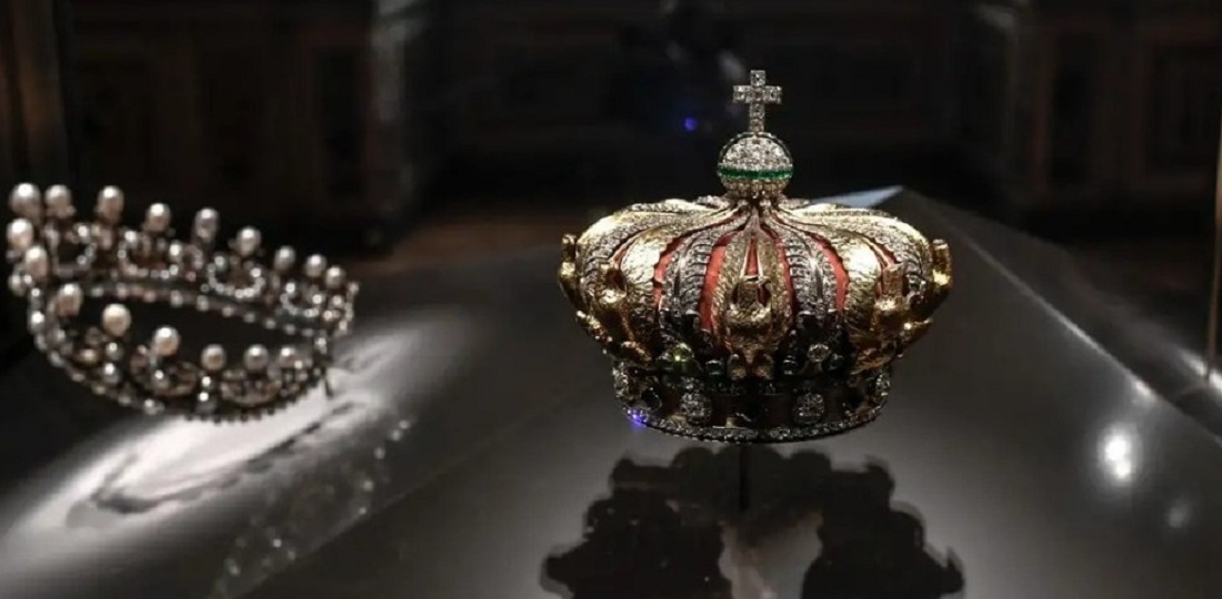 Capturan a dos implicados en el robo de joyas del Louvre en Francia