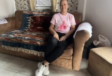 Damas rosas que ganan la batalla al cáncer de mama vuelven a nacer