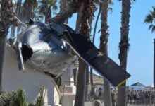 Helicóptero se estrella cerca de una playa de California y deja cinco heridos