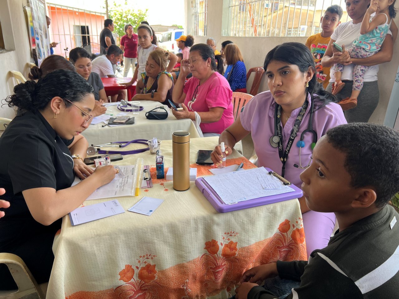 Más de 300 habitantes del sector Francisco de Miranda fueron beneficiados con jornada médica.