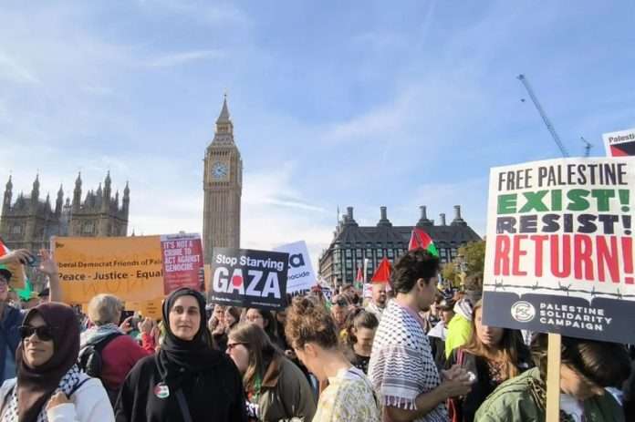 Miles de personas marchan en Londres a favor de Palestina