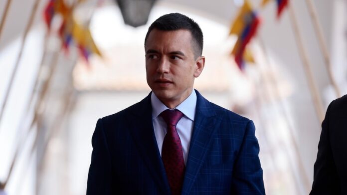 Presidente de Ecuador denuncia intento de envenenamiento con productos que contenían "químicos peligrosos"