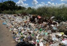 Inconsciencia y fallas del aseo convierten la vía de Paramaconi en un foco de contaminación