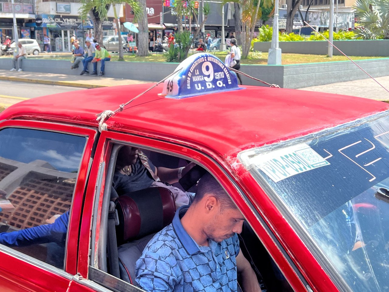 Choferes de carritos por puestos continúan cobrando altos precios del pasaje