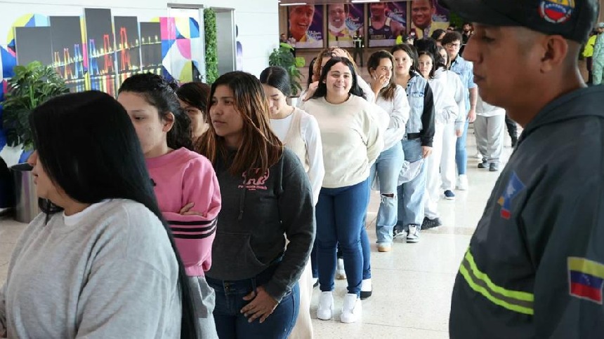 Regresan a Venezuela 312 connacionales de Estados Unidos