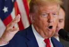 Jueza ordena a la administración Trump detener despidos masivos de 10 mil trabajadores federales