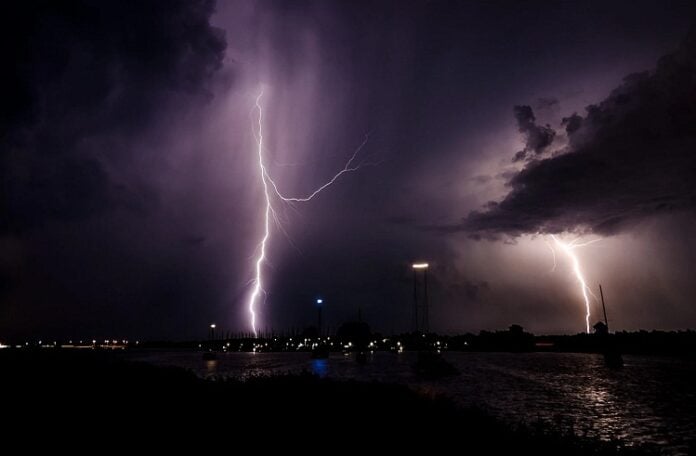Tres muertos y cuatro heridos por rayo durante tormenta en Cuba