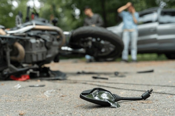 Un muerto y dos heridos graves tras choque de motos en Maracay
