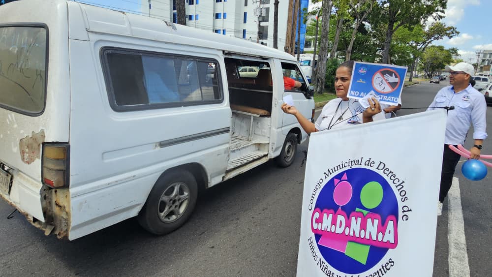 Cmdnna de Maturín realiza pancartazo en el Día de la No Violencia: "El maltrato no es amor"