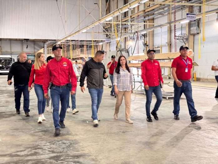 Activan plan con Yutong para recuperar mil 800 autobuses con autopartes venezolanas