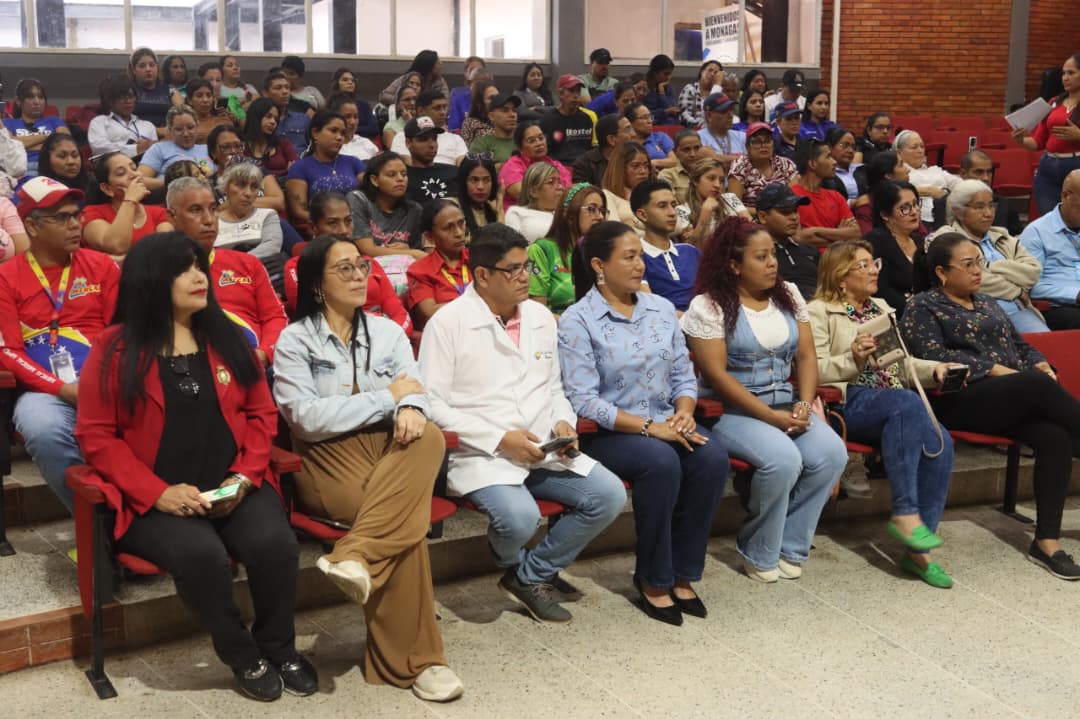 Realizan foro "Trabajo y Amor" para concientizar sobre la Salud Mental