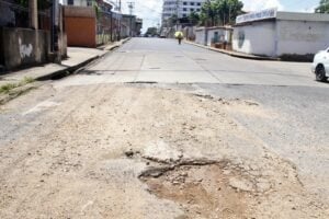 Llenas de huecos están las calle de Palo Negro y la Alberto Ravell en Maturín