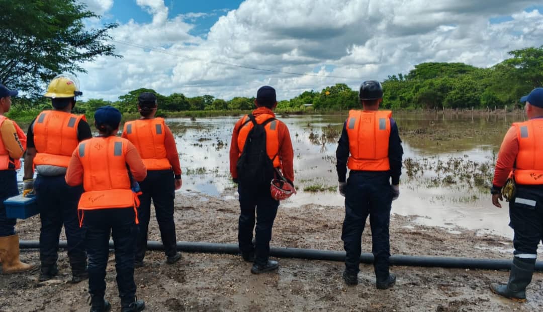 Afectados por el río Amana recibieron agua, alimentos y asistencia médica