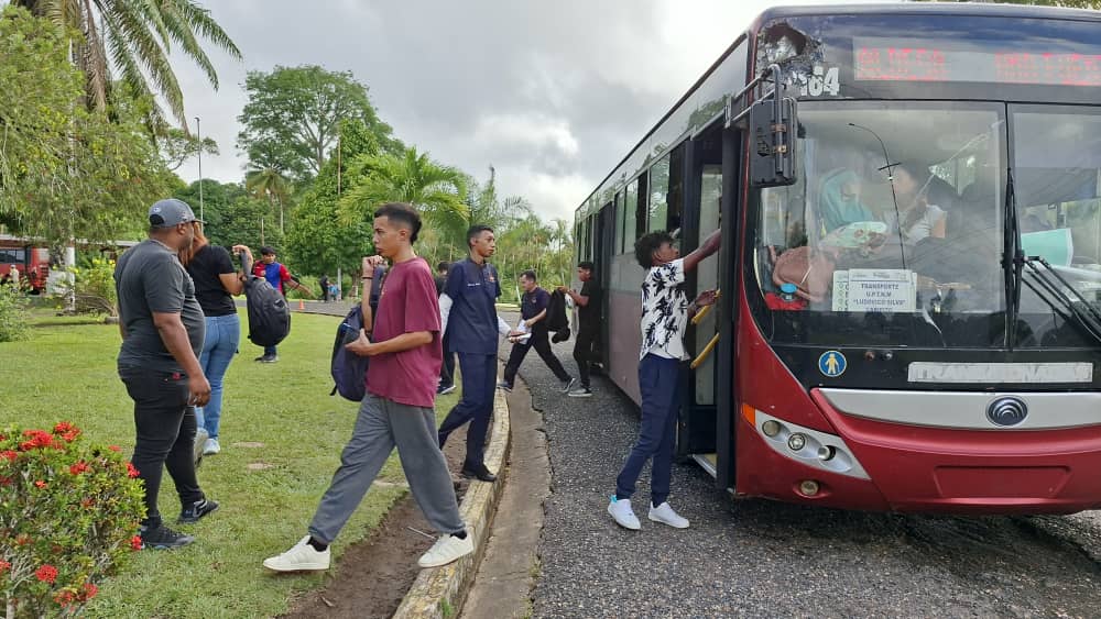 Ruta estudiantil de TransMonagas beneficia a universitarios del Politécnico de Caripito