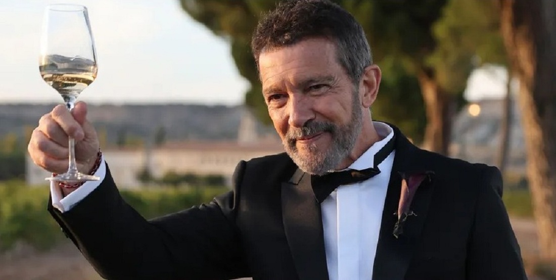 Antonio Banderas, emocionado como padrino en la boda de su hija Stella: ¡Que me hagan abuelo!